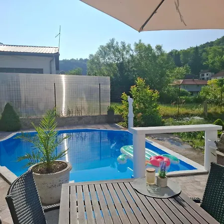 Delux Apartmans アパート *